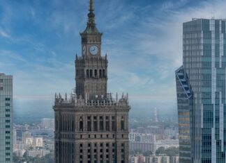 W którym roku Warszawa stała się stolica Polski?