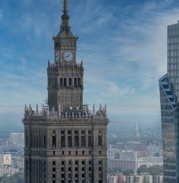 Czym się charakteryzuje Warszawa?